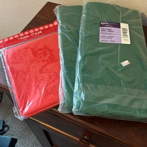 Disposable Rectangular Tablecloths - 3 NEW